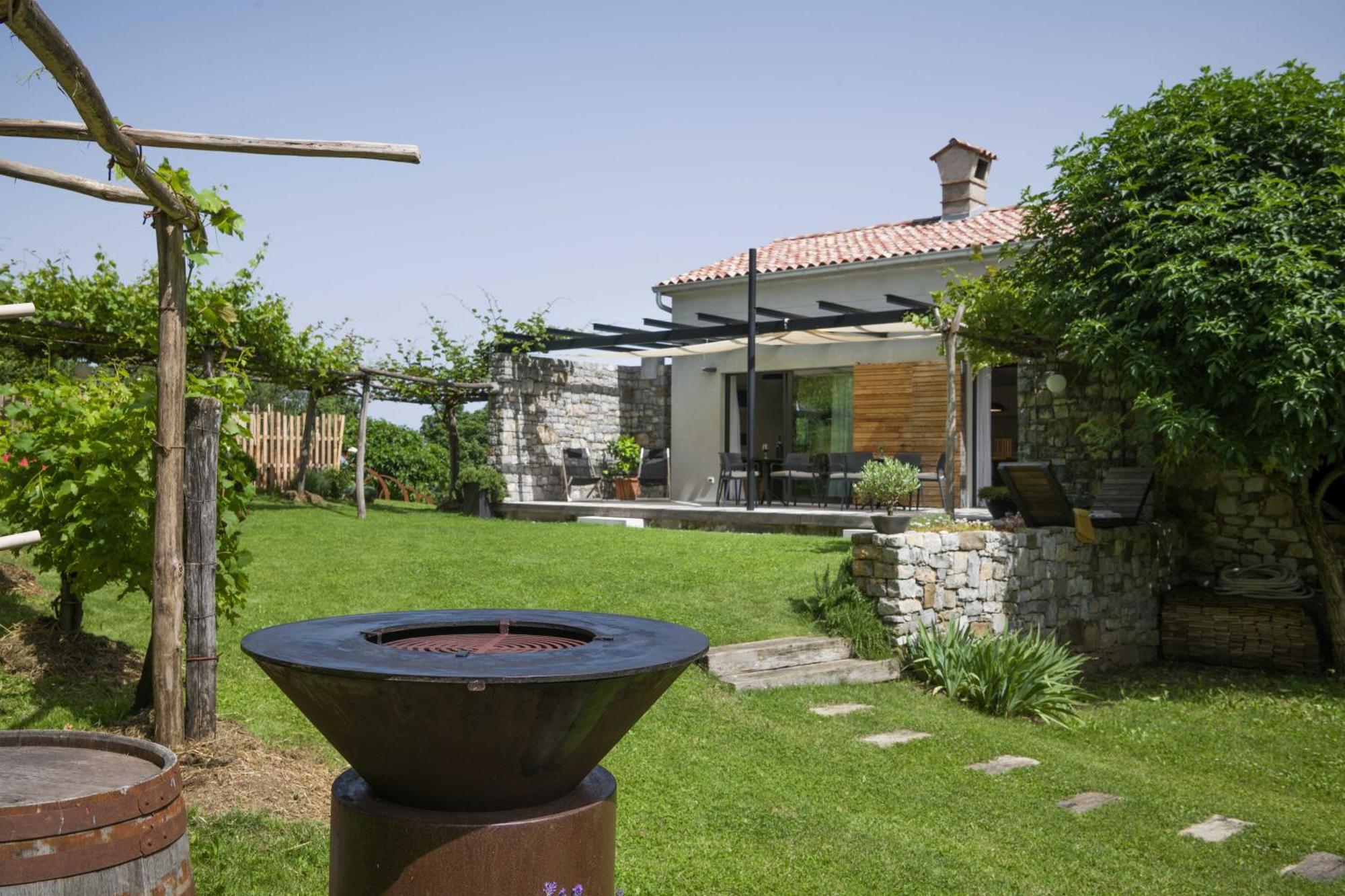 Villa Artes With Free Hot Tub & Sauna Branik Экстерьер фото